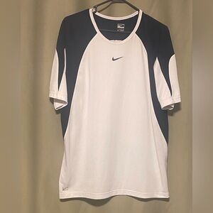 Nike Men Performance Center Swoosh  Short Sleeve Tee Shirt White size XL